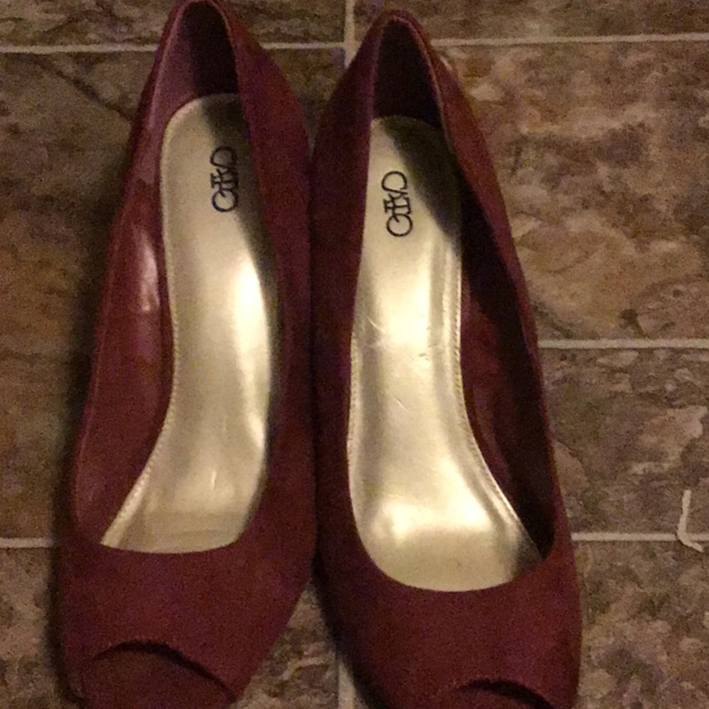 Cato open toed dress shoes